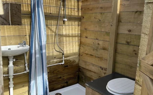 Geodome Glamping With sea Views Near Pendine