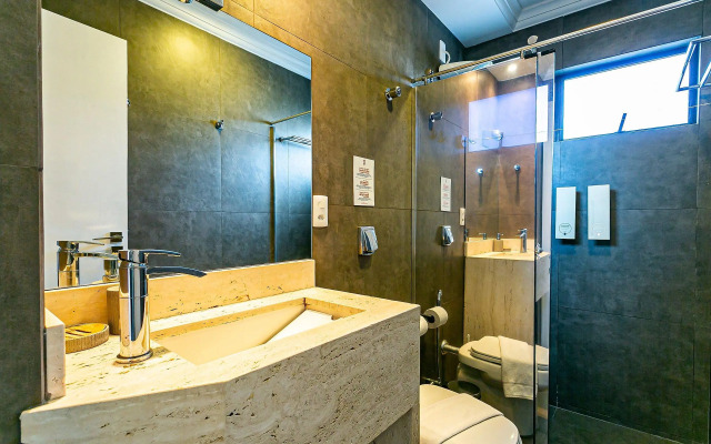 Apartamento pé na areia em Jurerê JBM202