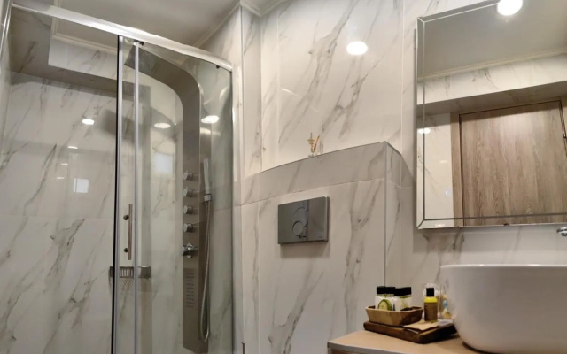 Wide Blue Luxury Suites