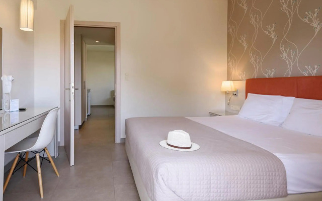 Poseidon Studios & Apartments