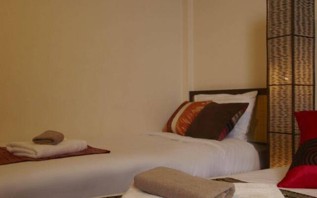 Super OYO 484 Pannee Residence Khaosan (Sha Plus)