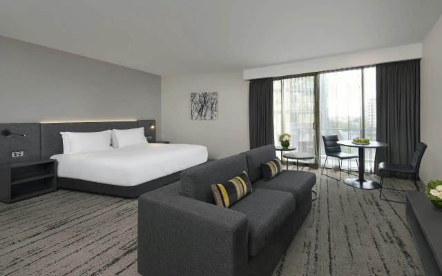 Courtyard by Marriott Brisbane South Bank – Guest Rooms – Brisbane