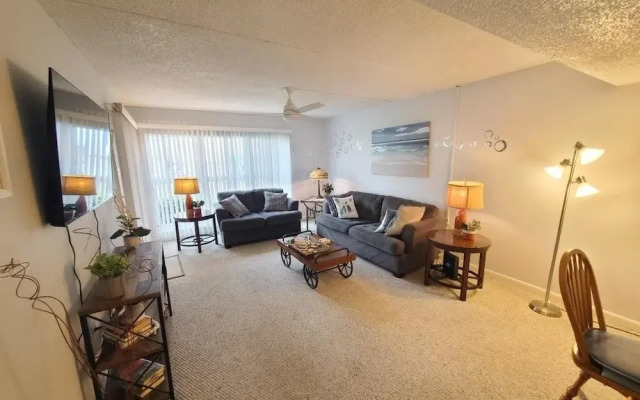 Tradewinds 151 1 Bedroom Condo