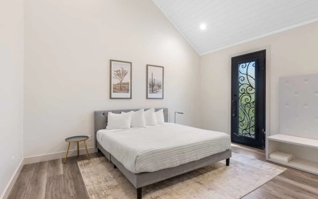 Twice Charmed 8 Bedroom Townhouse