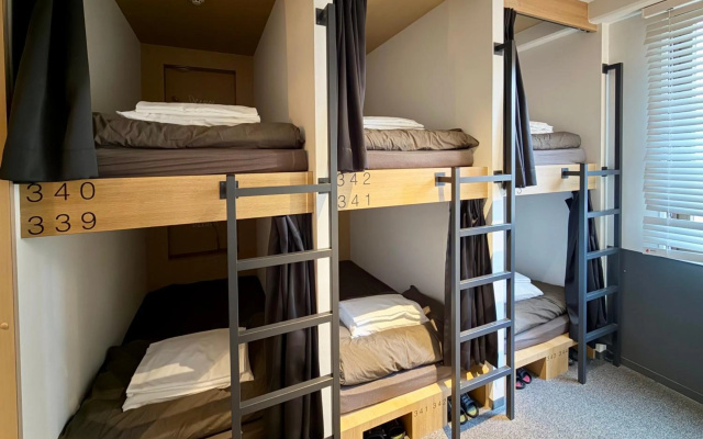 White Hostel shinsaibashi – Guest Rooms – Osaka