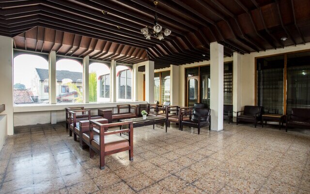 OYO 1238 Hotel Perdana Near RS Bethesda