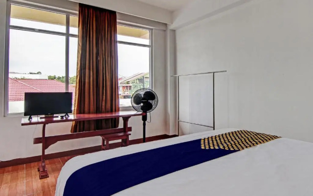 Hotel O Pondok Anggrek Syariah