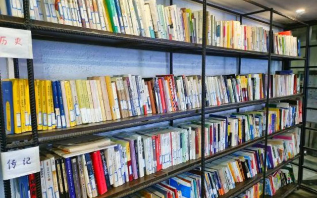 Comma Travel International Youth Hotel