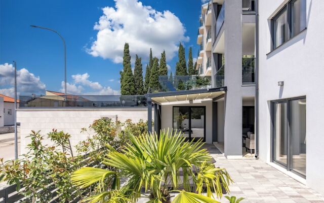 Spacious Pool Apartment Crikvenica