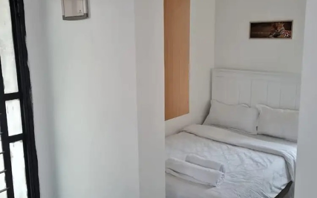 Lux Suites Racecourse Studio Apartments