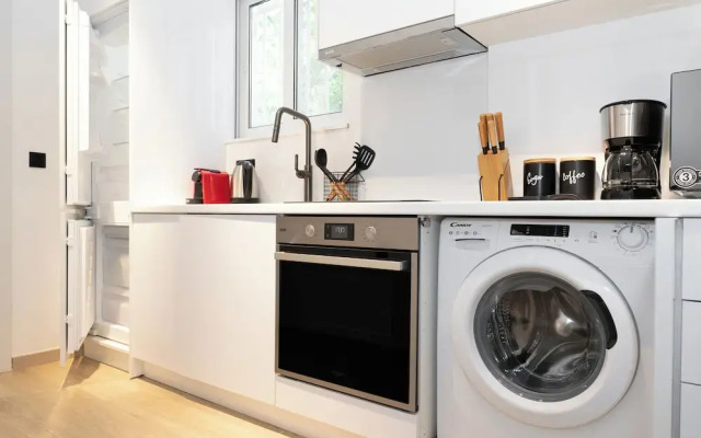Stylish Apartment in Glyfada with Outdoor Patio