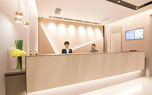 Ease Hotel (Shanghai Stadium Wanping South Road)