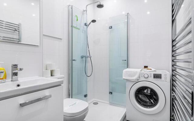 BillBerry Apartments - Four Lions