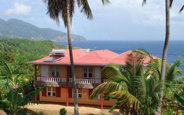 Dominica's Sea View Apartment