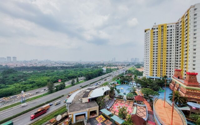 Comfort And Simply Look 2Br At Great Western Apartment