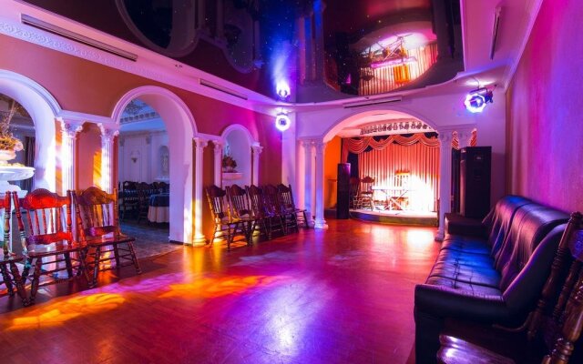 Гостиничный комплекс «Версаль»