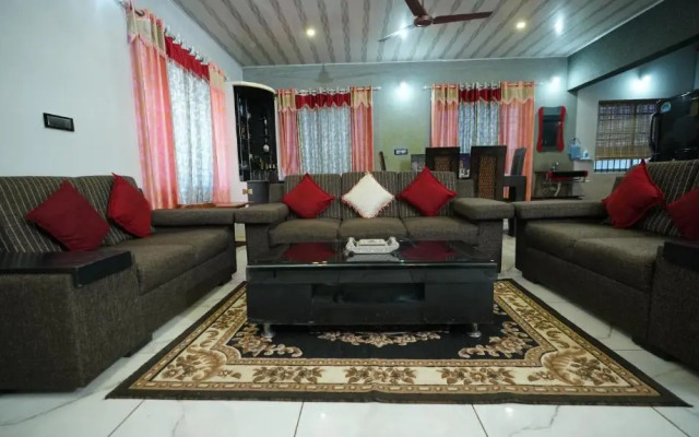 Srinikethana Home Stay with Swimming Pool