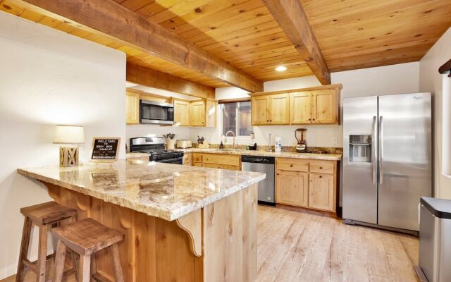 THE Teddy Bear Chalet #2257