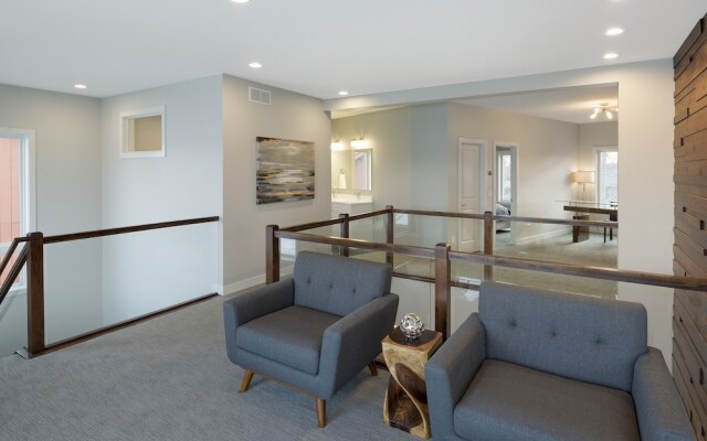 Lakefront Luxury