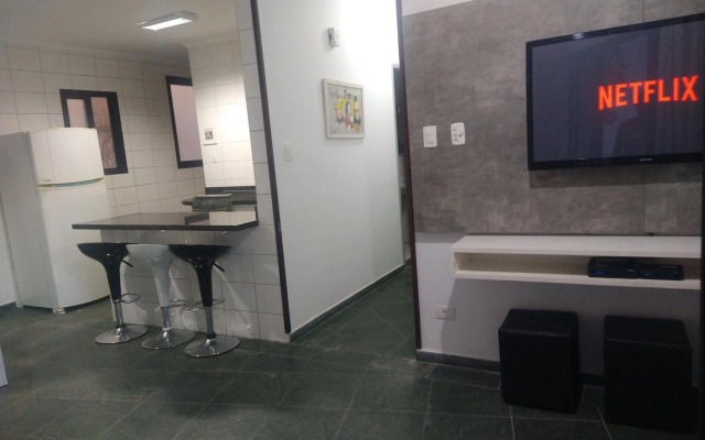 Apartamento Centro de Bertioga 100MTS da praia.