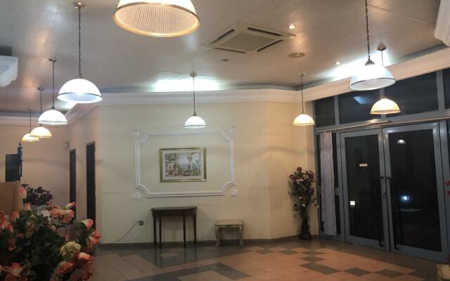 Maple Leaf Hotel