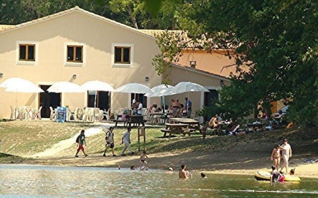 Etang Vallier Resort