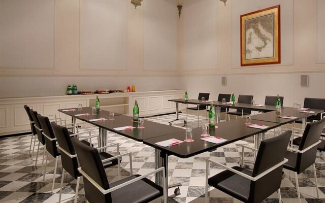 NH Collection Firenze Porta Rossa Hotel