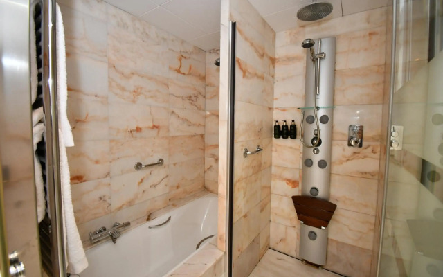 Best Western Premier CMC Girona
