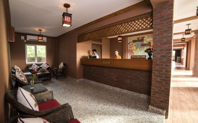 Royal Aykare Lodge
