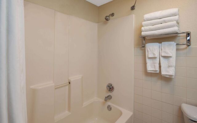 AmericInn Lodge & Suites Northfield