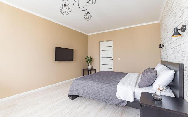 Стрелка на Волжской набережной 25