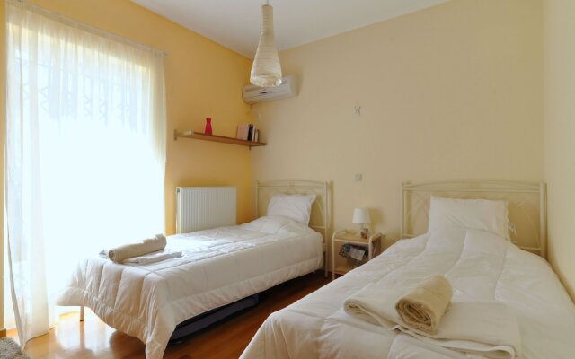 Family Apartment at Glyfada Close to the Beach