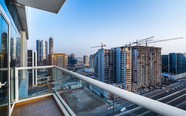 City Nights - 2B Burj Al Nujoom Tower