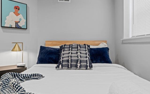 Modern & Comfy - 5* - Location Game Room