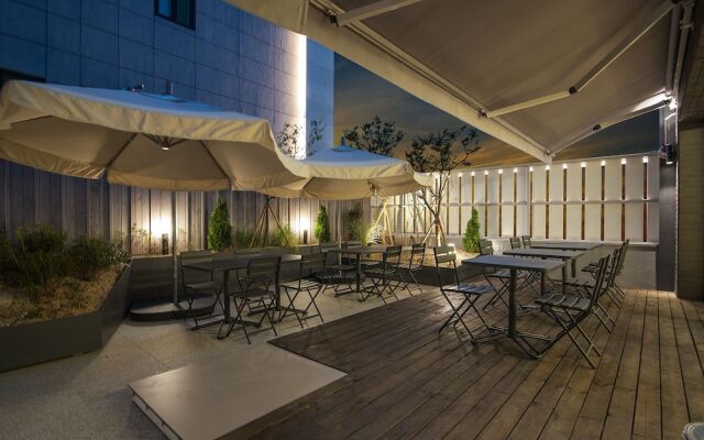 Blo By Blo Hotel