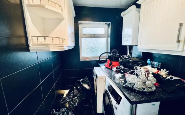Manchester Sweet Home - Spacious 7BR House