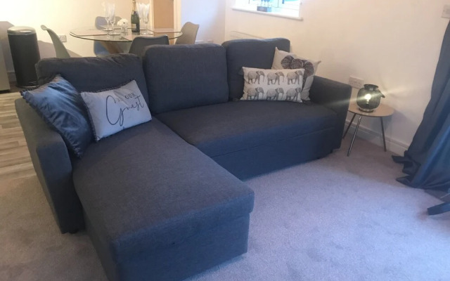 Stunning 2-bed Apartment in Newton Abbot