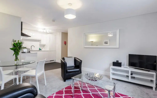 Marina Place by Roomspace Apartments