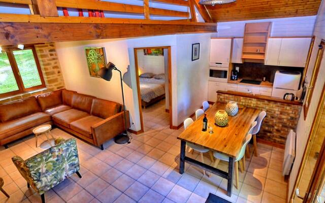 Serene Holiday Home in Cussac with Private Terrace, Barbeque