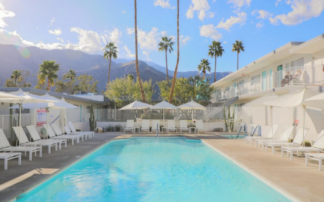 The Skylark a Palm Springs Hotel