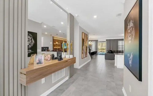 2940 Penel 9 Bedroom Home