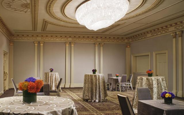 Sheraton Commander Hotel