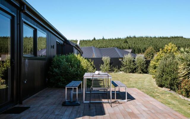 Minaret Ridge - Sleeps 8 - Mountain Views