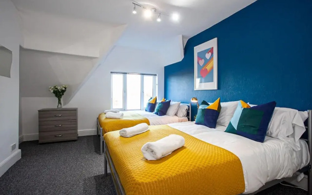 The Manchester Pad - Sleeps 12