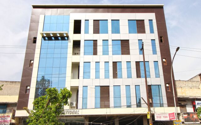 OYO Flagship 5179 Hotel Noida Saffron