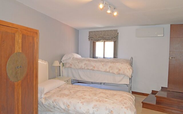 Beachfront villa protected private pool 4 bedrooms Marbella