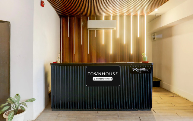 Super Townhouse Prayagraj Near Railway Station Formerly Santosh Palace