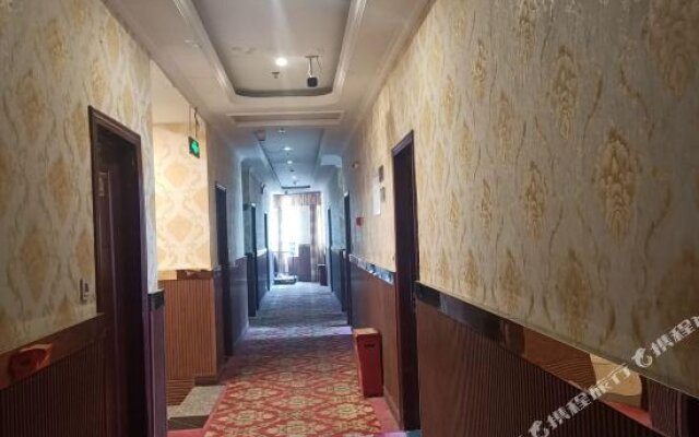 Yinglun Business Hotel