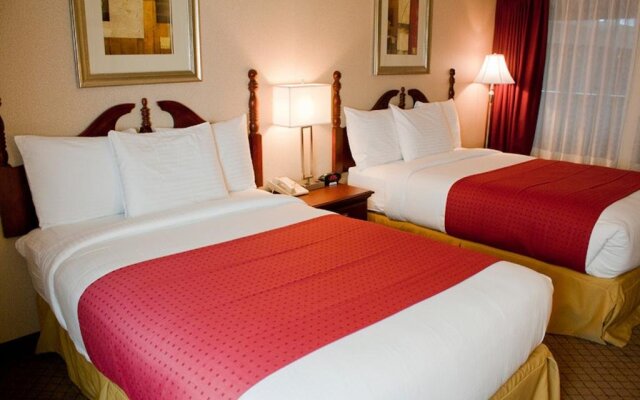 The Plaza Hotel & Suites