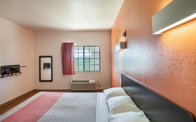 Motel 6 Bedford, TX - Fort Worth